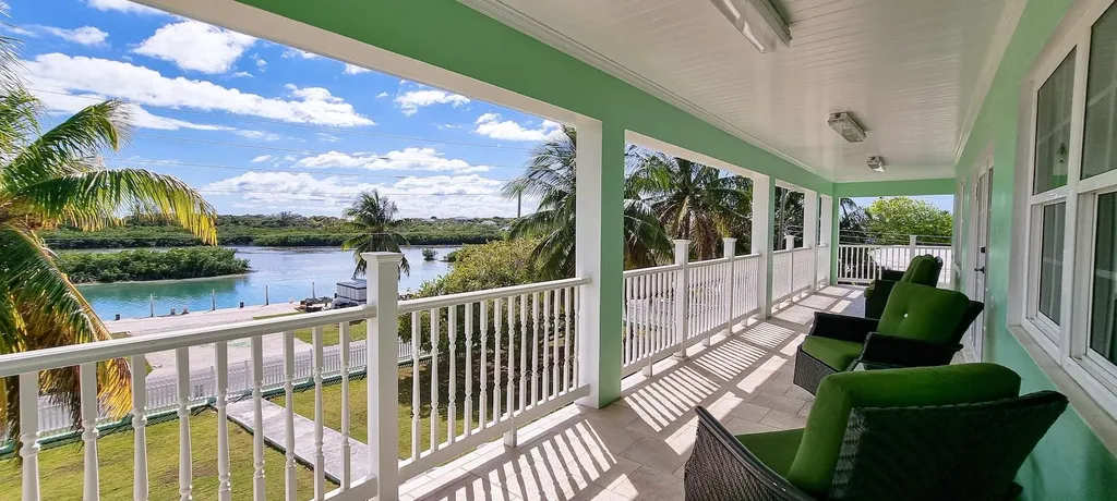 18th Street, Spanish Well Eleuthera BS