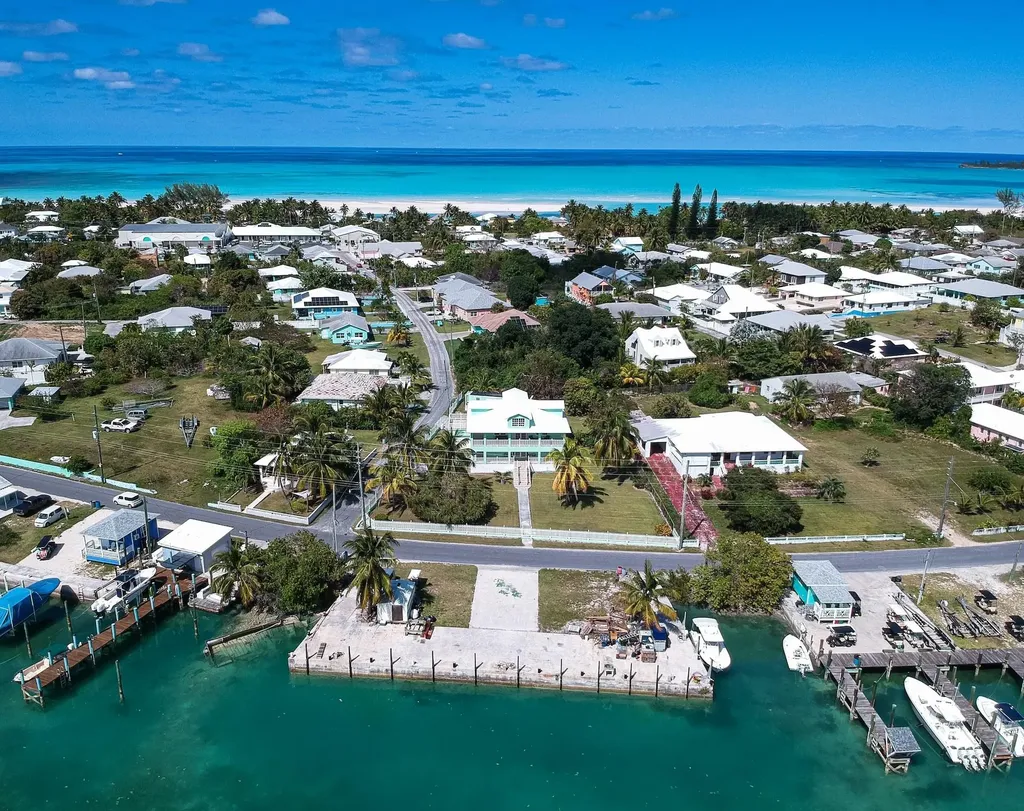 18th Street, Spanish Well Eleuthera BS