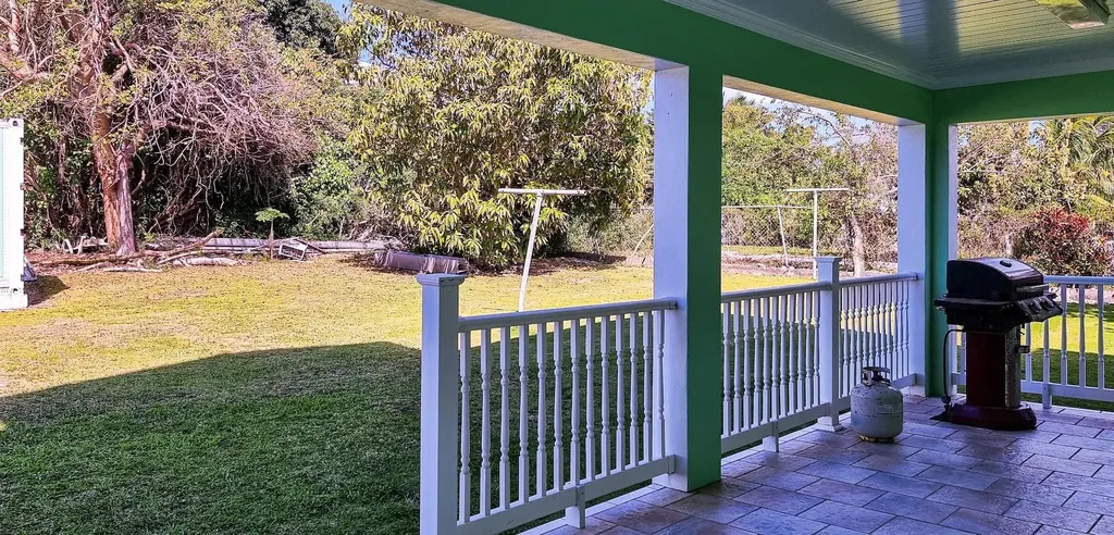 18th Street, Spanish Well Eleuthera BS