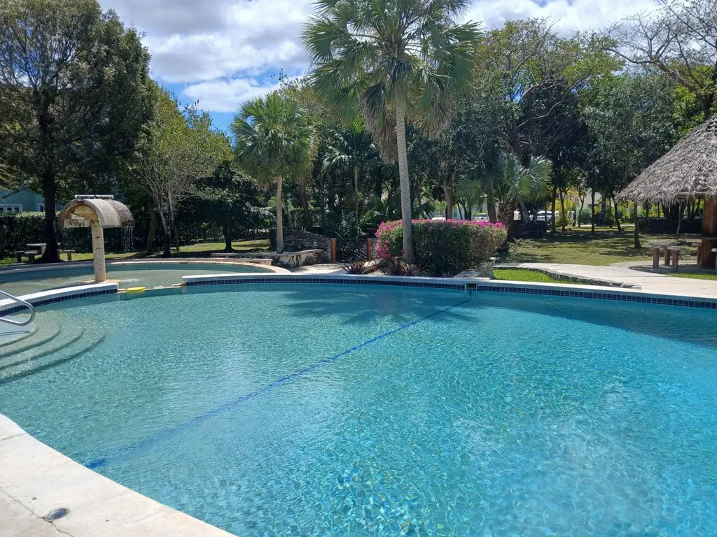 Charlotteville. Starfish 102 New Providence Paradise Island BS