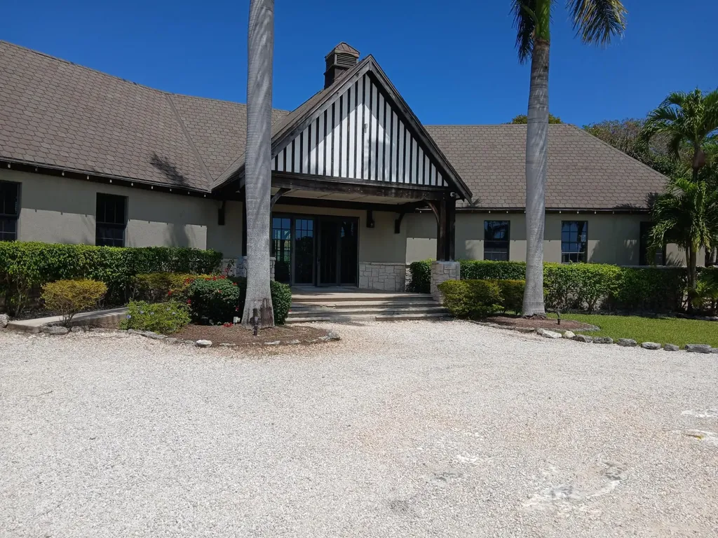 Charlotteville. Starfish 102 New Providence Paradise Island BS