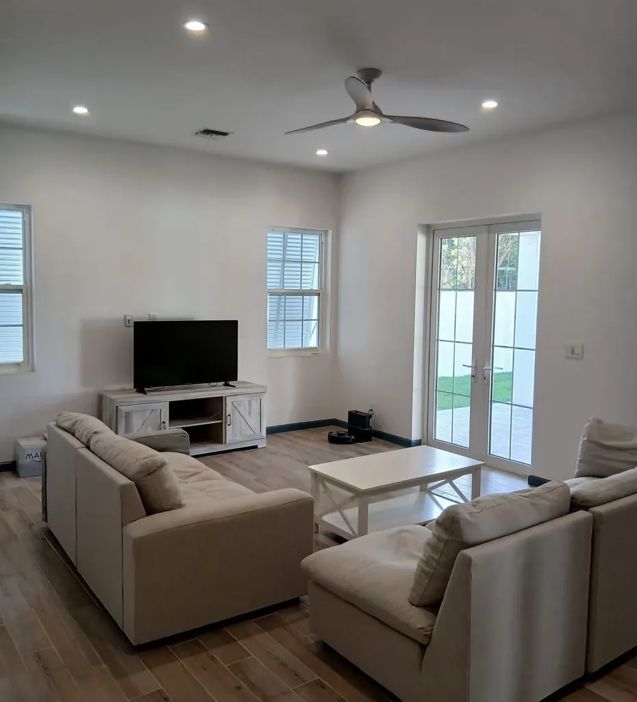 Charlotteville. Starfish 102 New Providence Paradise Island BS