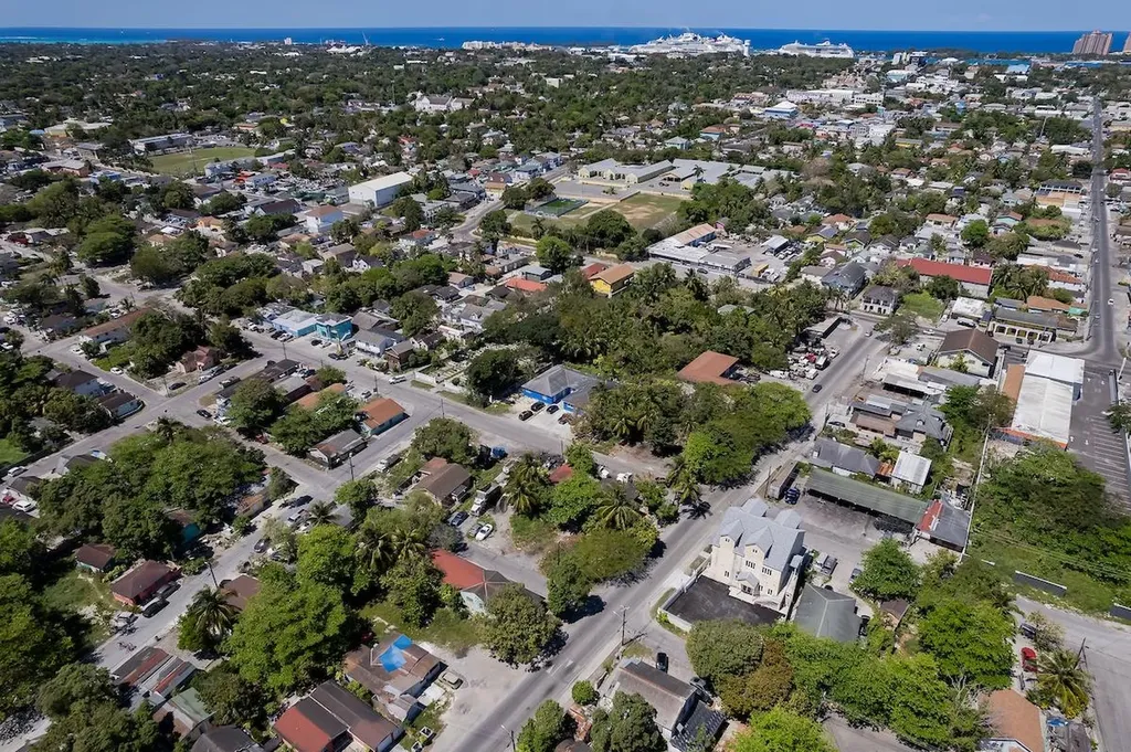 Lincoln Boulevard New Providence Paradise Island BS