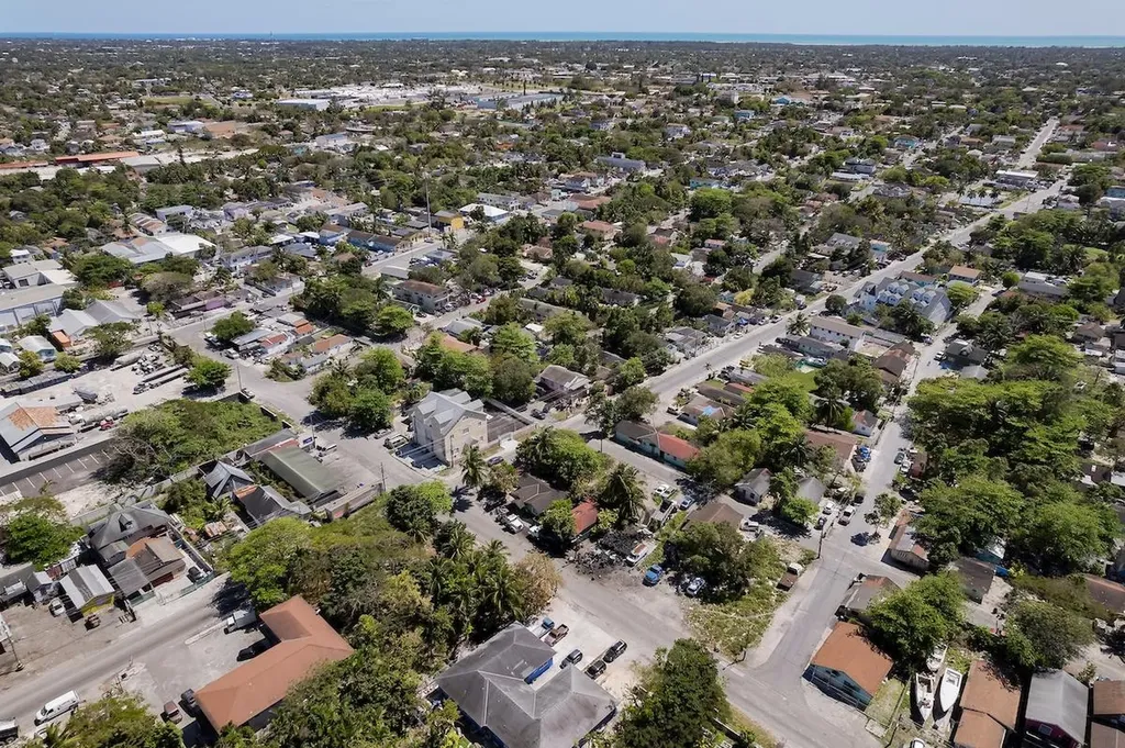 Lincoln Boulevard New Providence Paradise Island BS