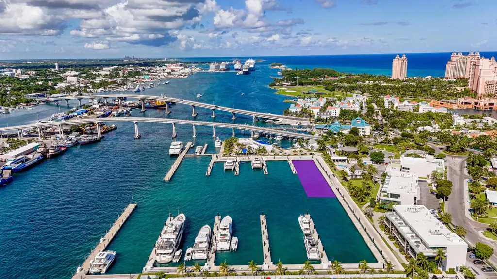 Hurricane Hole Dockage New Providence Paradise Island BS