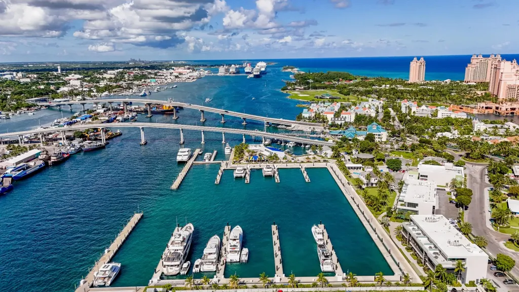 Hurricane Hole Dockage New Providence Paradise Island BS