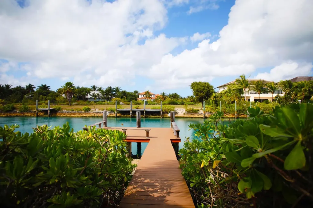 14 Canal Beach Drive New Providence Paradise Island BS
