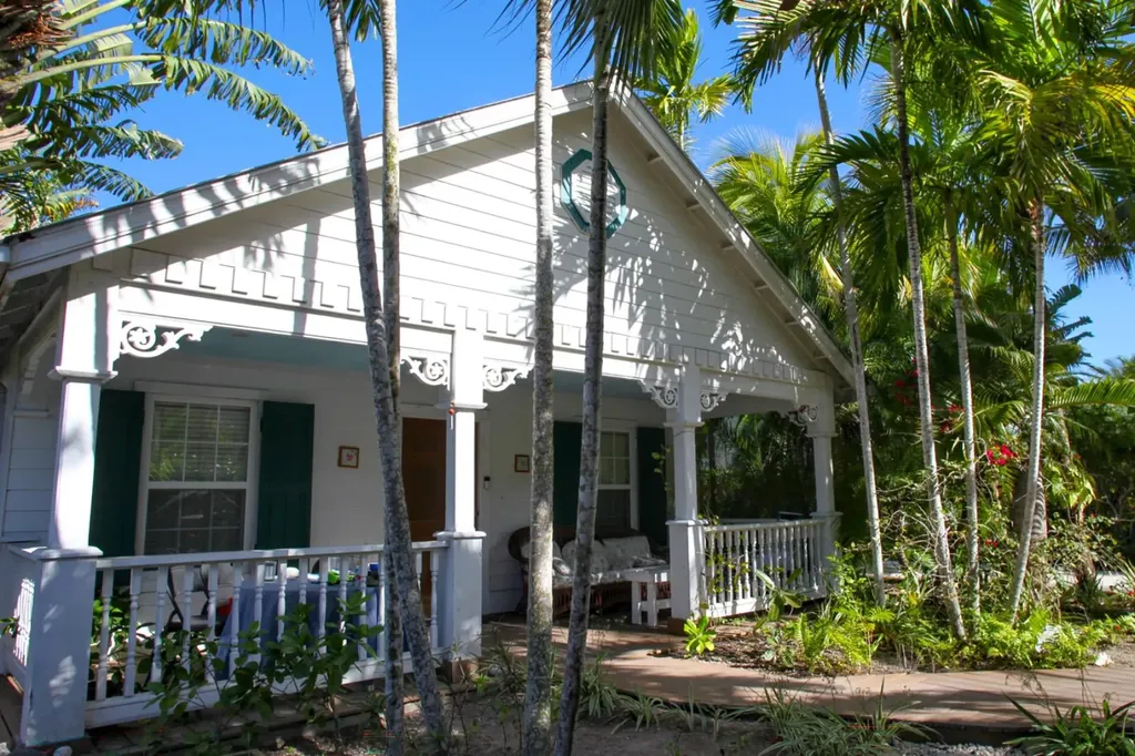 14 Canal Beach Drive New Providence Paradise Island BS