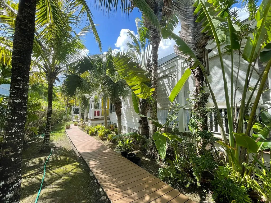 14 Canal Beach Drive New Providence Paradise Island BS