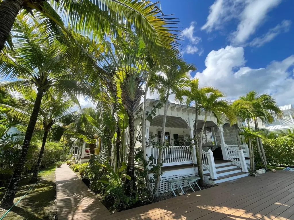 14 Canal Beach Drive New Providence Paradise Island BS