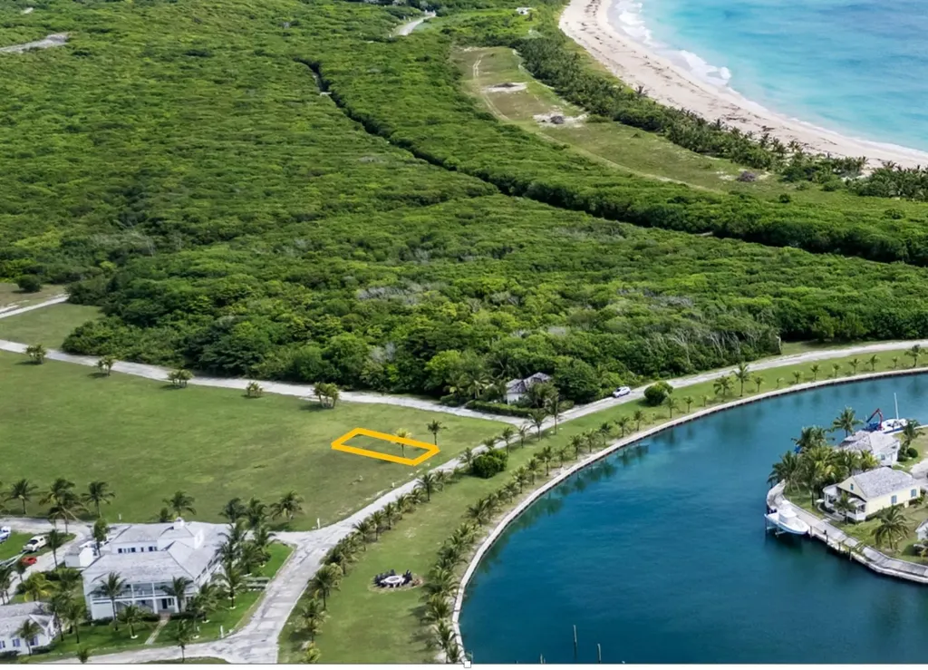 15 Bay Street Schooner Bay Abaco BS