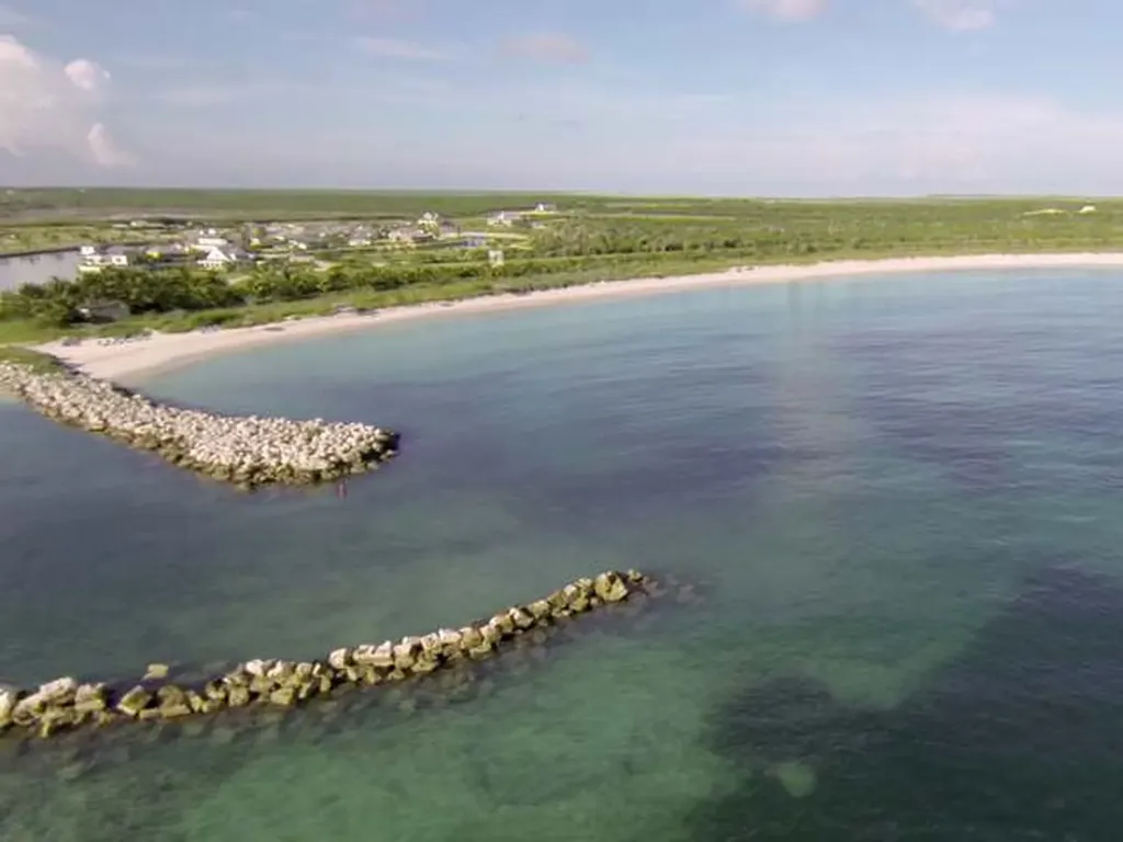 15 Bay Street Schooner Bay Abaco BS