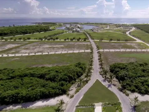 15 Bay Street Schooner Bay Abaco BS