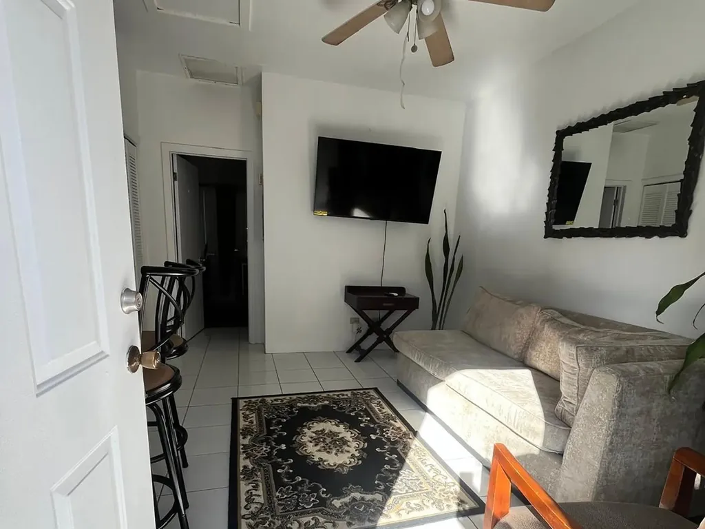 Sunglow Road #48 New Providence Paradise Island BS