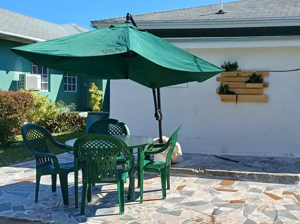 Sunglow Road #48 New Providence Paradise Island BS