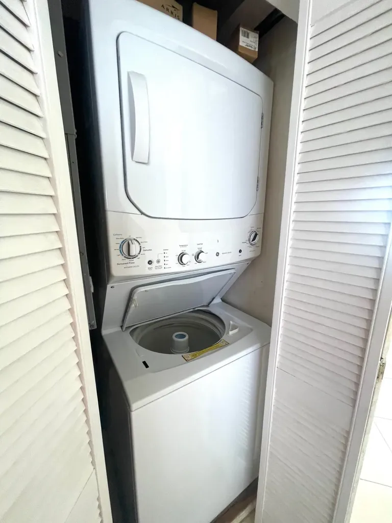 Riviera Towers Grand Bahama Freeport BS