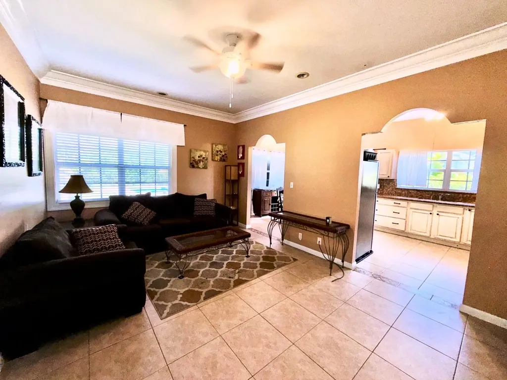 Lincoln Park Home Grand Bahama Freeport BS