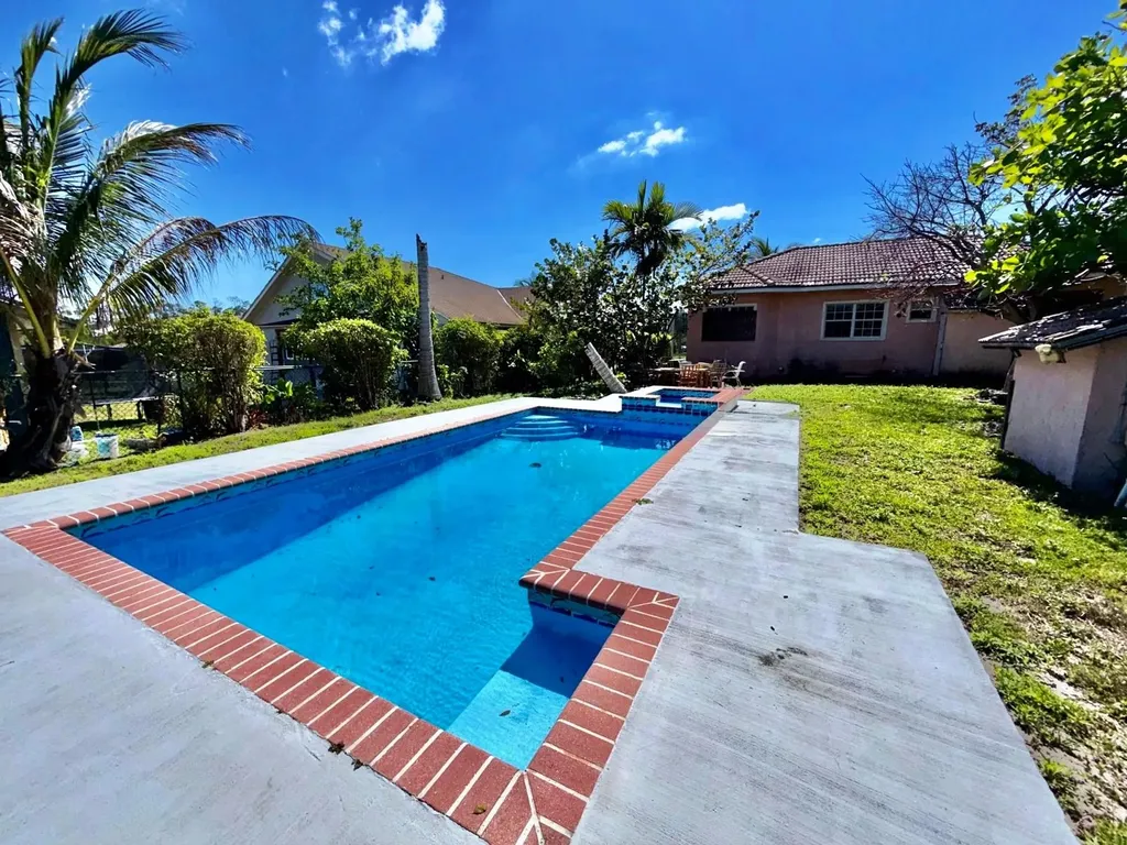 Lincoln Park Home Grand Bahama Freeport BS