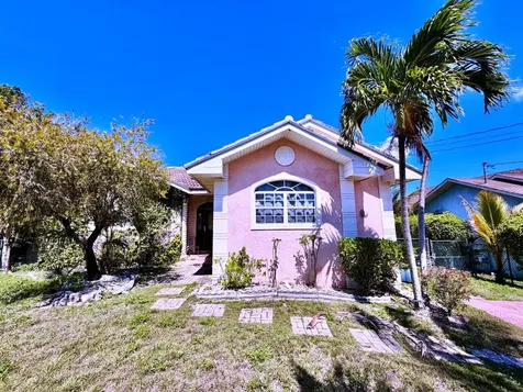 Lincoln Park Home Grand Bahama Freeport BS