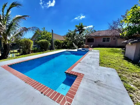 Lincoln Park Home Grand Bahama Freeport BS