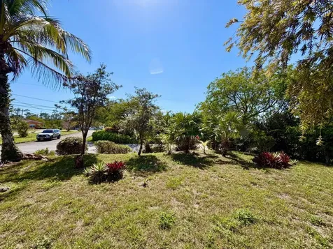 Lincoln Park Home Grand Bahama Freeport BS