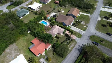 Lincoln Park Home Grand Bahama Freeport BS