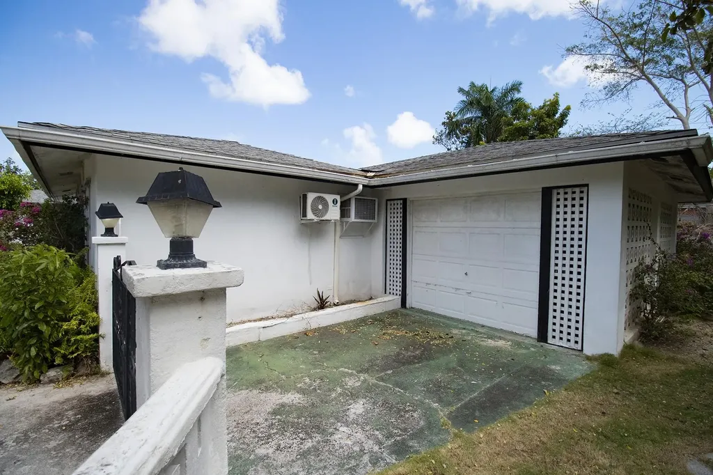#5 Integrity Road New Providence Paradise Island BS