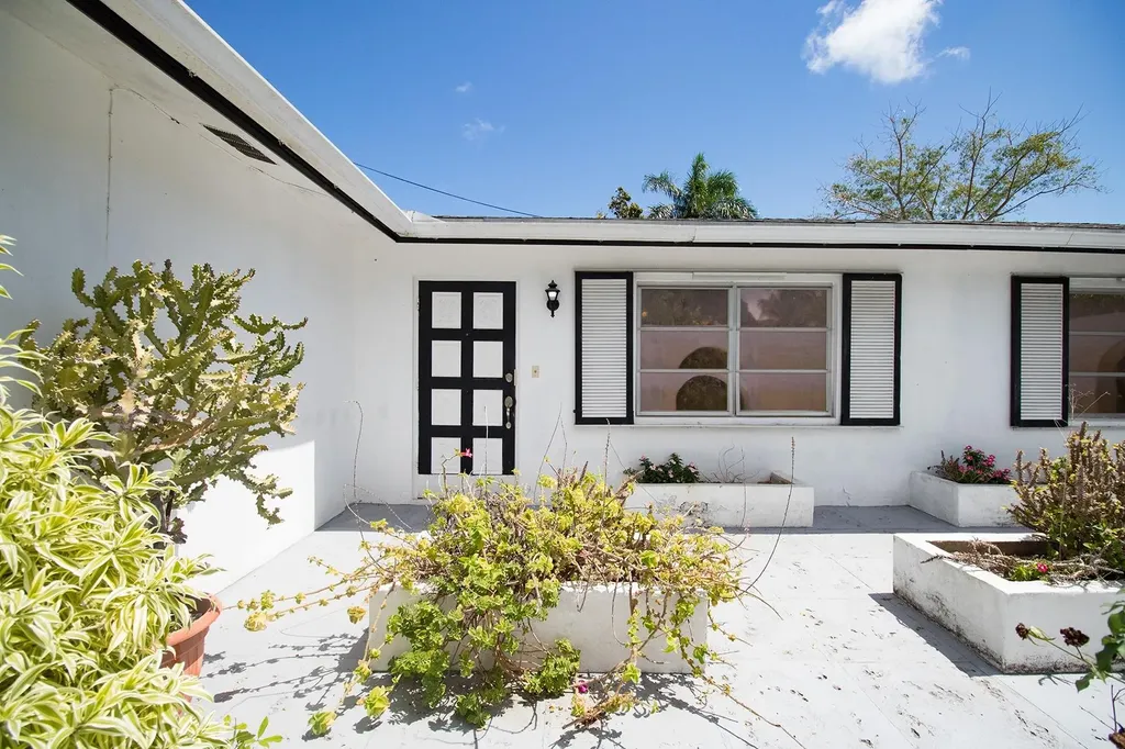 #5 Integrity Road New Providence Paradise Island BS