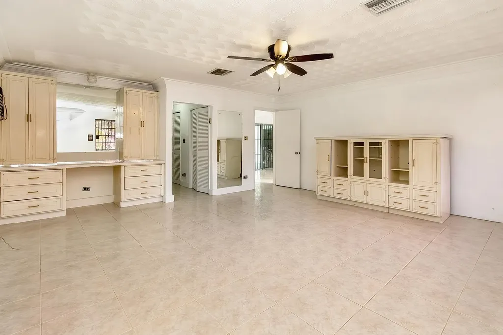 #5 Integrity Road New Providence Paradise Island BS
