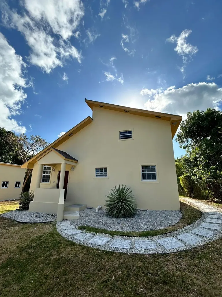 Blackbeard's Terrace 37 New Providence Paradise Island BS