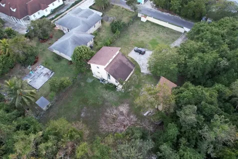 Blackbeard's Terrace 37 New Providence Paradise Island BS