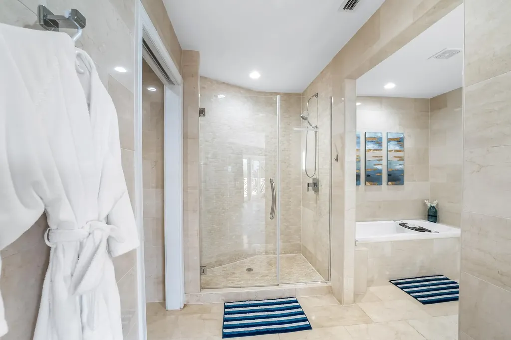 Suffolk Court Grand Bahama Freeport BS