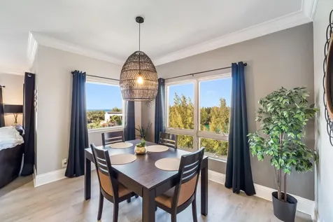 Suffolk Court Grand Bahama Freeport BS