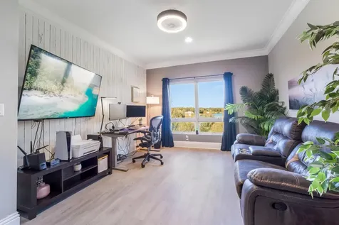 Suffolk Court Grand Bahama Freeport BS