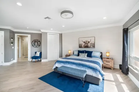 Suffolk Court Grand Bahama Freeport BS