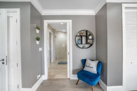 Suffolk Court Grand Bahama Freeport BS