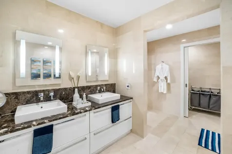 Suffolk Court Grand Bahama Freeport BS