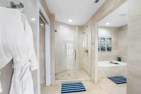 Suffolk Court Grand Bahama Freeport BS