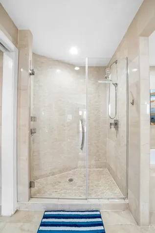 Suffolk Court Grand Bahama Freeport BS