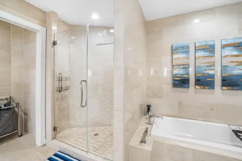 Suffolk Court Grand Bahama Freeport BS