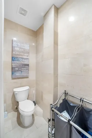 Suffolk Court Grand Bahama Freeport BS