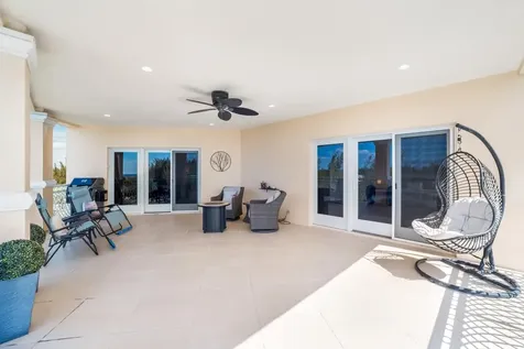 Suffolk Court Grand Bahama Freeport BS