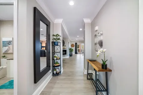 Suffolk Court Grand Bahama Freeport BS