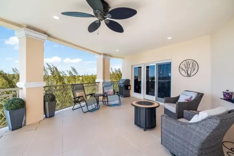 Suffolk Court Grand Bahama Freeport BS