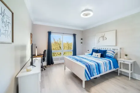 Suffolk Court Grand Bahama Freeport BS