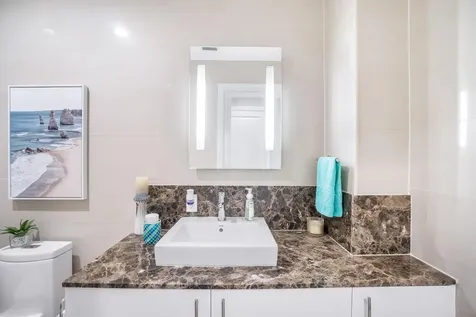 Suffolk Court Grand Bahama Freeport BS