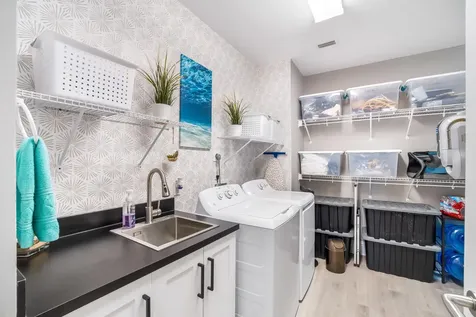 Suffolk Court Grand Bahama Freeport BS