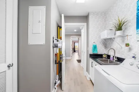 Suffolk Court Grand Bahama Freeport BS