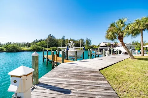 Suffolk Court Grand Bahama Freeport BS