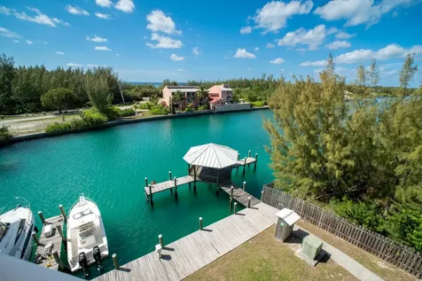 Suffolk Court Grand Bahama Freeport BS